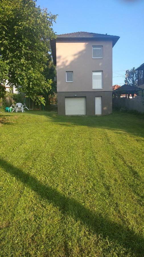Family Holiday Apartman Nyíregyháza エクステリア 写真