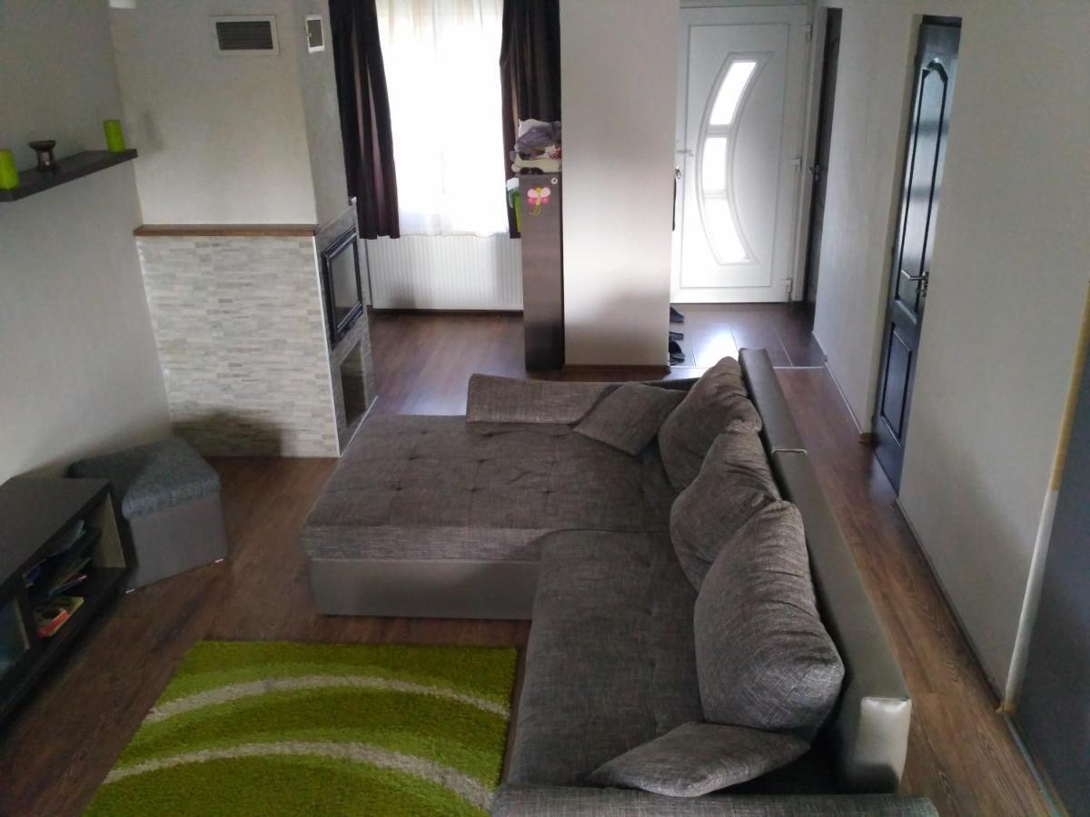 Family Holiday Apartman Nyíregyháza エクステリア 写真
